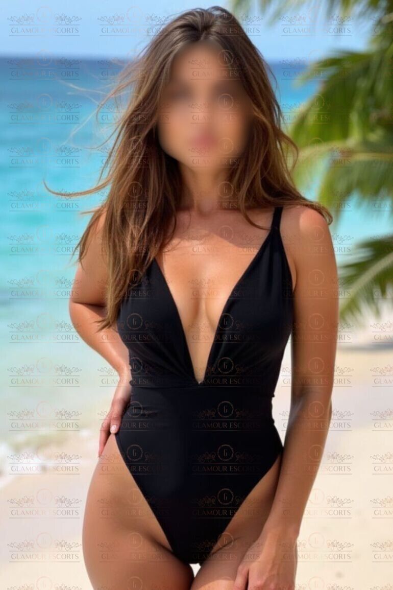 Lora-escorts-in-athens-city-tours-in-athens-blur(1)