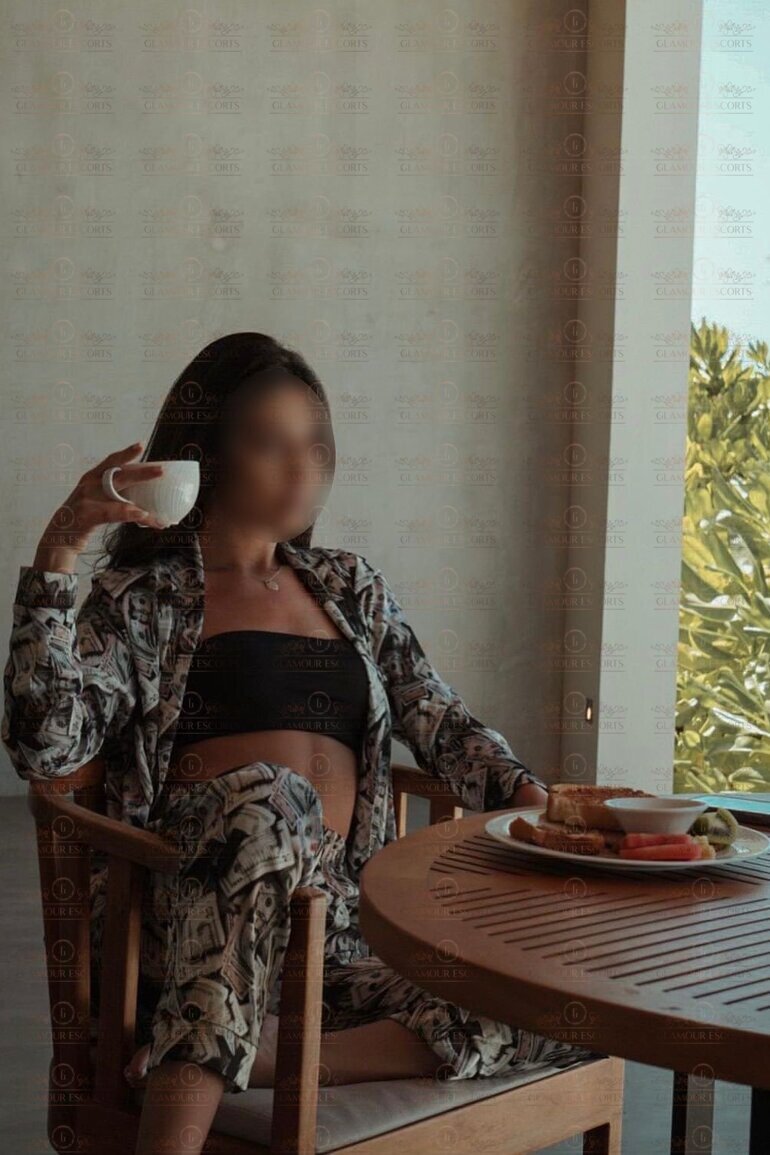 Darina-3-escort-in-athens-city-tour-in-athens-(9)