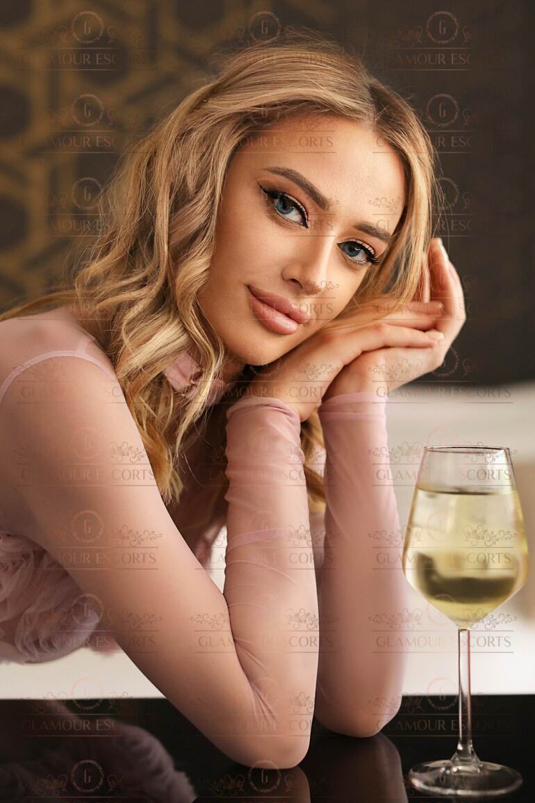 Adelina-escorts-in-athens-city-tours-in-athens-new-new- (3)