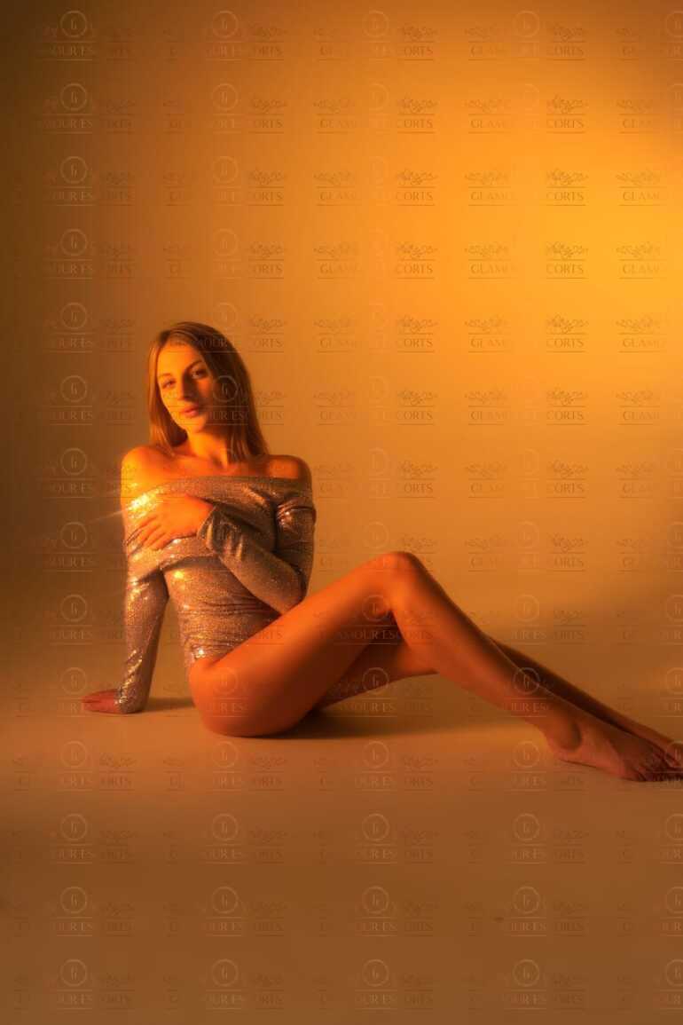 Sabrina-3-escort-in-athens-city-tour-in-athens (4)