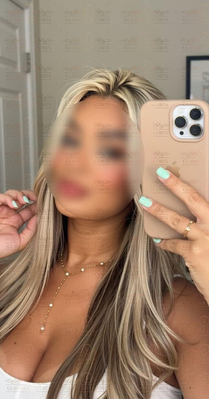 Natasha-escorts-in-athens-city-tour-in-athens-new-blur-(4)